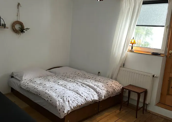 Dom Pod Lasem بيت للعطل *